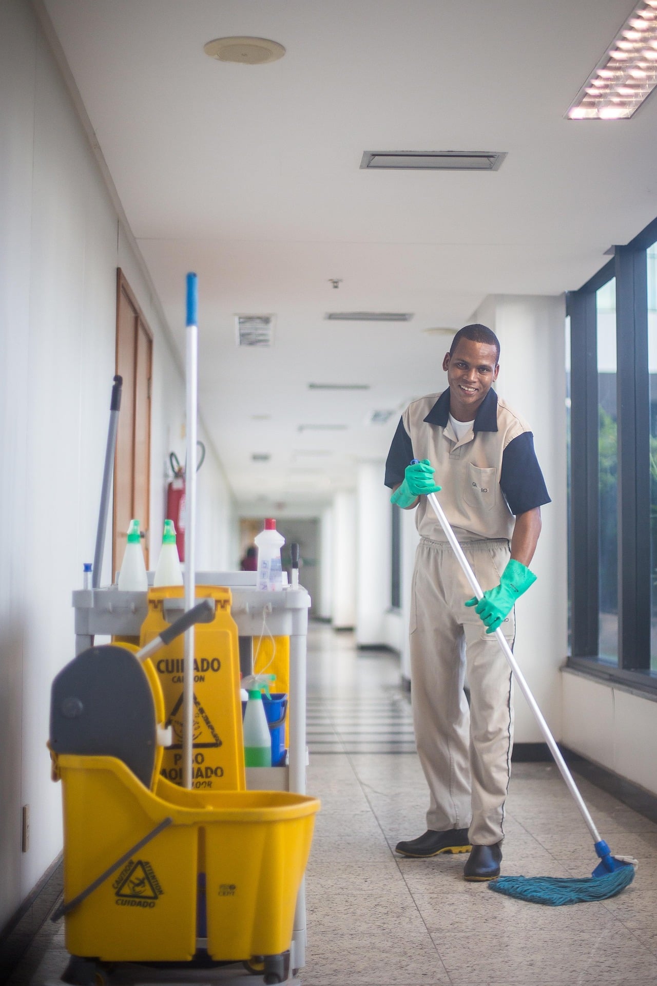 cleaner-3122363_1920